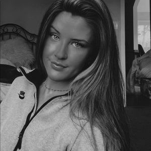 Meet your Posher, Liz